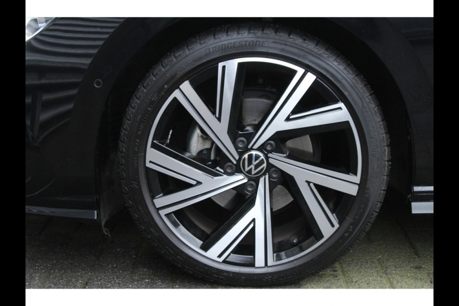 Volkswagen Golf Variant 1.5 eTSI 150pk R-Line DSG7 Panoramadak Trekhaak NL-Auto NAP