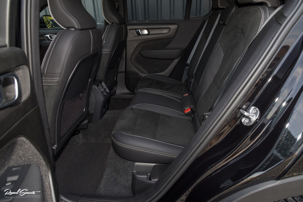 Volvo C40 Recharge Ultimate 69 kWh | Panoramadak | Adaptieve cruise | Blis | Memory |