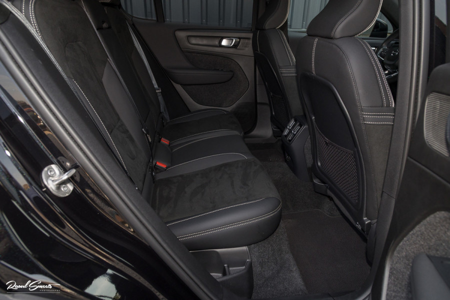 Volvo C40 Recharge Ultimate 69 kWh | Panoramadak | Adaptieve cruise | Blis | Memory |