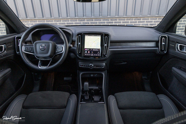 Volvo C40 Recharge Ultimate 69 kWh | Panoramadak | Adaptieve cruise | Blis | Memory |