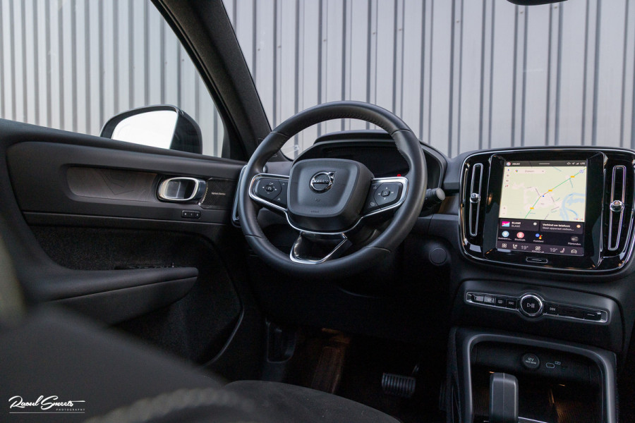 Volvo C40 Recharge Ultimate 69 kWh | Panoramadak | Adaptieve cruise | Blis | Memory |