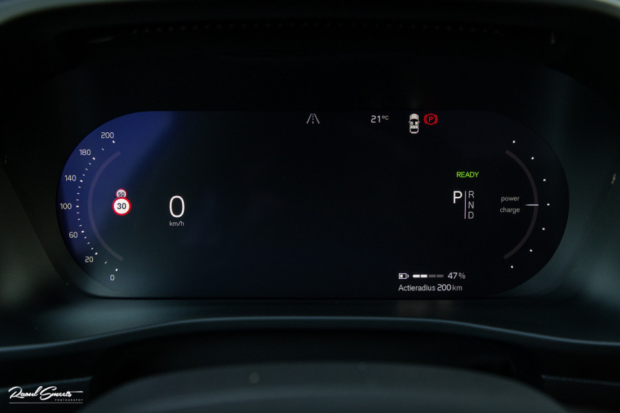 Volvo C40 Recharge Ultimate 69 kWh | Panoramadak | Adaptieve cruise | Blis | Memory |