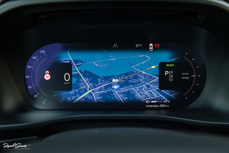 Volvo C40 Recharge Ultimate 69 kWh | Panoramadak | Adaptieve cruise | Blis | Memory |