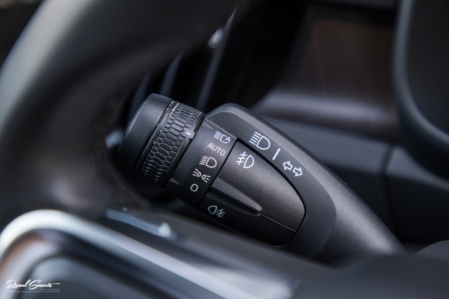 Volvo C40 Recharge Ultimate 69 kWh | Panoramadak | Adaptieve cruise | Blis | Memory |