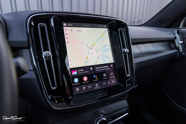 Volvo C40 Recharge Ultimate 69 kWh | Panoramadak | Adaptieve cruise | Blis | Memory |