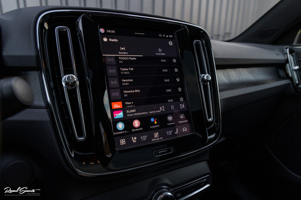 Volvo C40 Recharge Ultimate 69 kWh | Panoramadak | Adaptieve cruise | Blis | Memory |