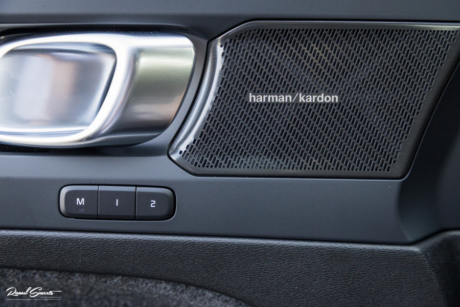 Volvo C40 Recharge Ultimate 69 kWh | Panoramadak | Adaptieve cruise | Blis | Memory |