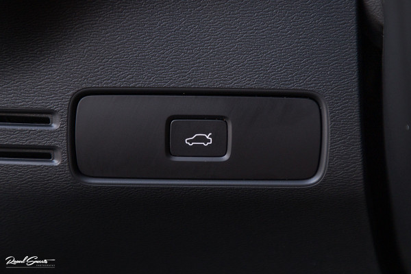 Volvo C40 Recharge Ultimate 69 kWh | Panoramadak | Adaptieve cruise | Blis | Memory |