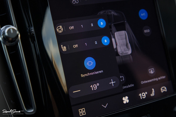 Volvo C40 Recharge Ultimate 69 kWh | Panoramadak | Adaptieve cruise | Blis | Memory |