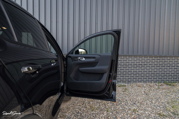 Volvo C40 Recharge Ultimate 69 kWh | Panoramadak | Adaptieve cruise | Blis | Memory |