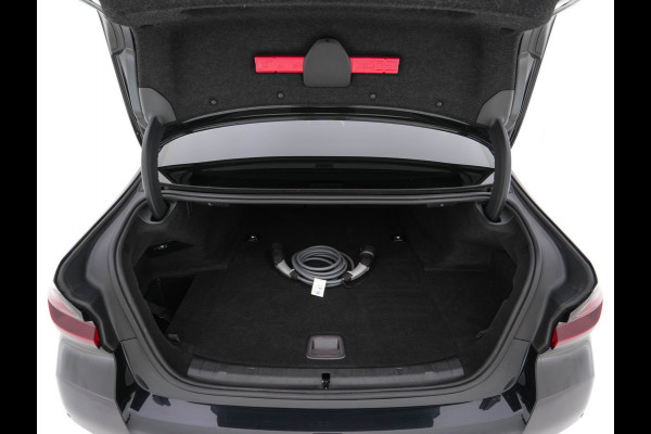 BMW 5 Serie 530e M-Sportpack Business Edition Plus (Plug-in) {SoH-86%} (INCL-BTW) *PANO | LEATHER | FULL-LED | MEMORY-PACK | HARMAN/KARDON | BLINDSPOT | DIGI-COCKPIT | CAMERA | NAVI-FULLMAP | PRIVACY-GLASS | SHIFTPADDLES | ECC | PDC | HEAD-UP | 19''ALU*