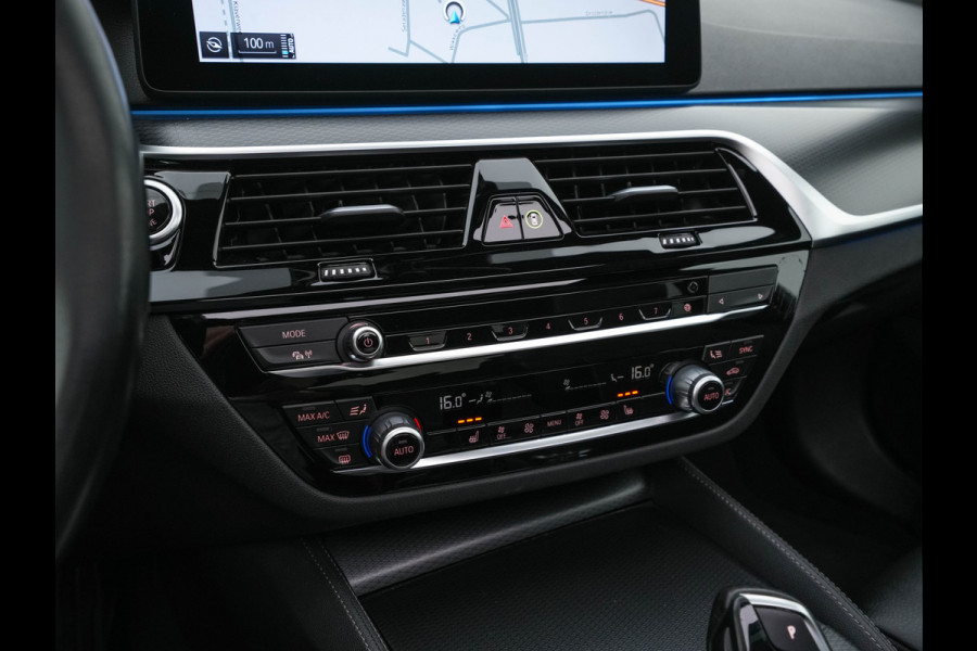 BMW 5 Serie 530e M-Sportpack Business Edition Plus (Plug-in) {SoH-86%} (INCL-BTW) *PANO | LEATHER | FULL-LED | MEMORY-PACK | HARMAN/KARDON | BLINDSPOT | DIGI-COCKPIT | CAMERA | NAVI-FULLMAP | PRIVACY-GLASS | SHIFTPADDLES | ECC | PDC | HEAD-UP | 19''ALU*