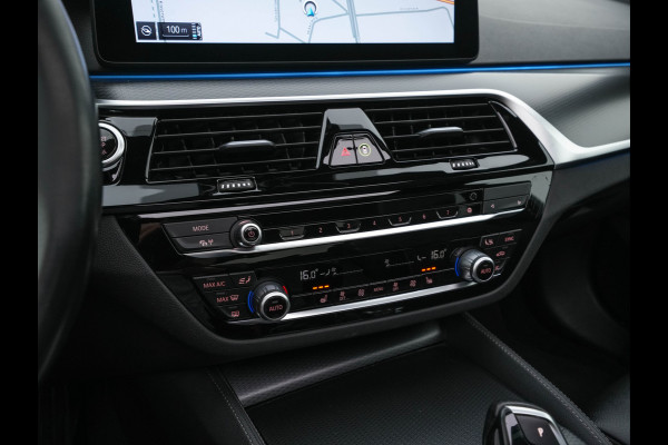 BMW 5 Serie 530e M-Sportpack Business Edition Plus (Plug-in) {SoH-86%} (INCL-BTW) *PANO | LEATHER | FULL-LED | MEMORY-PACK | HARMAN/KARDON | BLINDSPOT | DIGI-COCKPIT | CAMERA | NAVI-FULLMAP | PRIVACY-GLASS | SHIFTPADDLES | ECC | PDC | HEAD-UP | 19''ALU*
