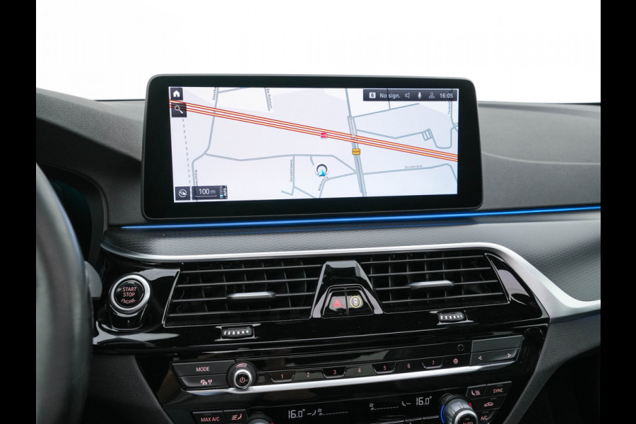 BMW 5 Serie 530e M-Sportpack Business Edition Plus (Plug-in) {SoH-86%} (INCL-BTW) *PANO | LEATHER | FULL-LED | MEMORY-PACK | HARMAN/KARDON | BLINDSPOT | DIGI-COCKPIT | CAMERA | NAVI-FULLMAP | PRIVACY-GLASS | SHIFTPADDLES | ECC | PDC | HEAD-UP | 19''ALU*