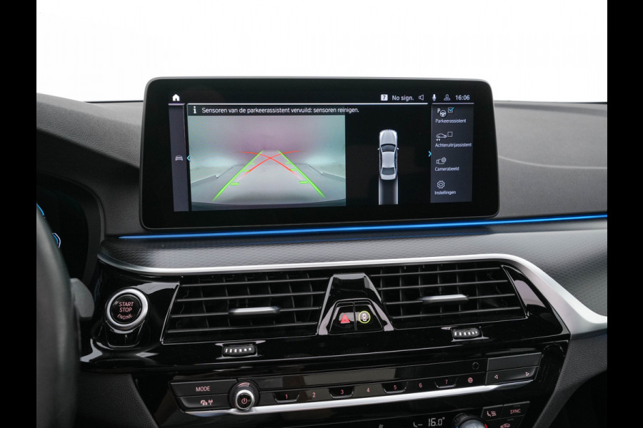 BMW 5 Serie 530e M-Sportpack Business Edition Plus (Plug-in) {SoH-86%} (INCL-BTW) *PANO | LEATHER | FULL-LED | MEMORY-PACK | HARMAN/KARDON | BLINDSPOT | DIGI-COCKPIT | CAMERA | NAVI-FULLMAP | PRIVACY-GLASS | SHIFTPADDLES | ECC | PDC | HEAD-UP | 19''ALU*