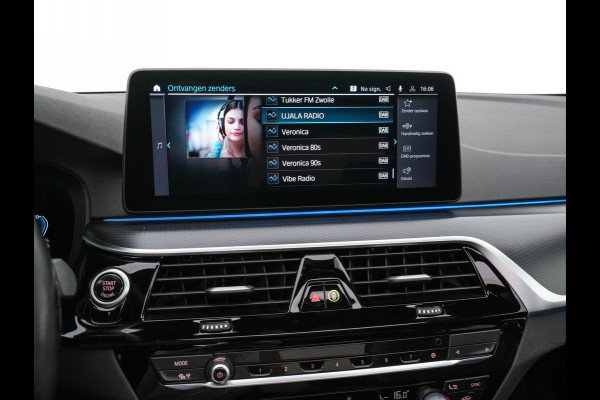 BMW 5 Serie 530e M-Sportpack Business Edition Plus (Plug-in) {SoH-86%} (INCL-BTW) *PANO | LEATHER | FULL-LED | MEMORY-PACK | HARMAN/KARDON | BLINDSPOT | DIGI-COCKPIT | CAMERA | NAVI-FULLMAP | PRIVACY-GLASS | SHIFTPADDLES | ECC | PDC | HEAD-UP | 19''ALU*