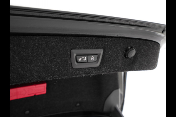 BMW 5 Serie 530e M-Sportpack Business Edition Plus (Plug-in) {SoH-86%} (INCL-BTW) *PANO | LEATHER | FULL-LED | MEMORY-PACK | HARMAN/KARDON | BLINDSPOT | DIGI-COCKPIT | CAMERA | NAVI-FULLMAP | PRIVACY-GLASS | SHIFTPADDLES | ECC | PDC | HEAD-UP | 19''ALU*