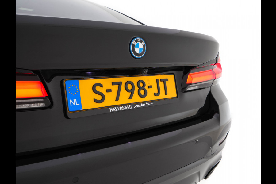 BMW 5 Serie 530e M-Sportpack Business Edition Plus (Plug-in) {SoH-86%} (INCL-BTW) *PANO | LEATHER | FULL-LED | MEMORY-PACK | HARMAN/KARDON | BLINDSPOT | DIGI-COCKPIT | CAMERA | NAVI-FULLMAP | PRIVACY-GLASS | SHIFTPADDLES | ECC | PDC | HEAD-UP | 19''ALU*