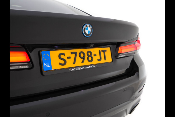 BMW 5 Serie 530e M-Sportpack Business Edition Plus (Plug-in) {SoH-86%} (INCL-BTW) *PANO | LEATHER | FULL-LED | MEMORY-PACK | HARMAN/KARDON | BLINDSPOT | DIGI-COCKPIT | CAMERA | NAVI-FULLMAP | PRIVACY-GLASS | SHIFTPADDLES | ECC | PDC | HEAD-UP | 19''ALU*