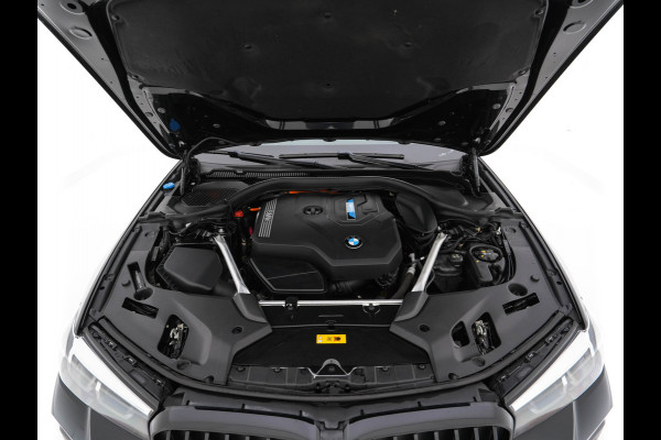 BMW 5 Serie 530e M-Sportpack Business Edition Plus (Plug-in) {SoH-86%} (INCL-BTW) *PANO | LEATHER | FULL-LED | MEMORY-PACK | HARMAN/KARDON | BLINDSPOT | DIGI-COCKPIT | CAMERA | NAVI-FULLMAP | PRIVACY-GLASS | SHIFTPADDLES | ECC | PDC | HEAD-UP | 19''ALU*