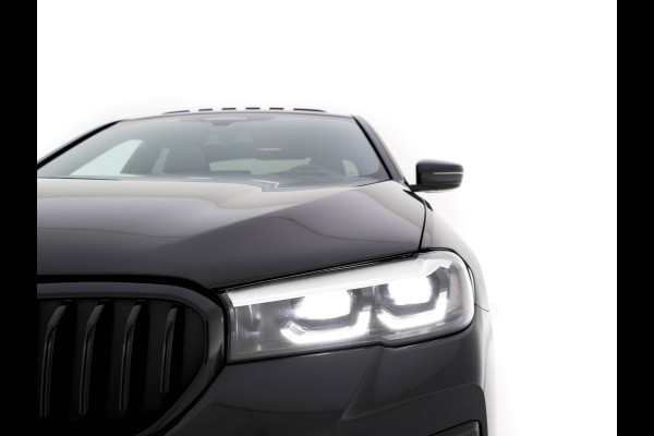 BMW 5 Serie 530e M-Sportpack Business Edition Plus (Plug-in) {SoH-86%} (INCL-BTW) *PANO | LEATHER | FULL-LED | MEMORY-PACK | HARMAN/KARDON | BLINDSPOT | DIGI-COCKPIT | CAMERA | NAVI-FULLMAP | PRIVACY-GLASS | SHIFTPADDLES | ECC | PDC | HEAD-UP | 19''ALU*
