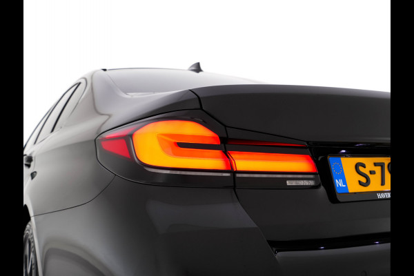 BMW 5 Serie 530e M-Sportpack Business Edition Plus (Plug-in) {SoH-86%} (INCL-BTW) *PANO | LEATHER | FULL-LED | MEMORY-PACK | HARMAN/KARDON | BLINDSPOT | DIGI-COCKPIT | CAMERA | NAVI-FULLMAP | PRIVACY-GLASS | SHIFTPADDLES | ECC | PDC | HEAD-UP | 19''ALU*