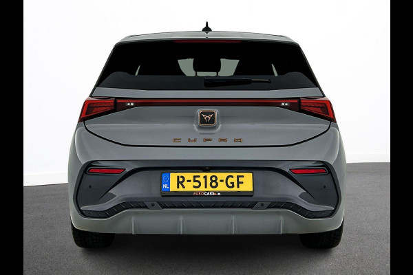 CUPRA Born Business 62 kWh Automaat Navigatie Apple Carplay/ Android Auto Camera Parkeersensoren Adaptive Cruise Control Stoel- en stuurverwarming Full Led Climate Control Lichtmetalen velgen