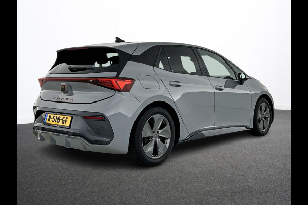 CUPRA Born Business 62 kWh Automaat Navigatie Apple Carplay/ Android Auto Camera Parkeersensoren Adaptive Cruise Control Stoel- en stuurverwarming Full Led Climate Control Lichtmetalen velgen