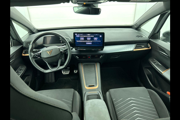 CUPRA Born Business 62 kWh Automaat Navigatie Apple Carplay/ Android Auto Camera Parkeersensoren Adaptive Cruise Control Stoel- en stuurverwarming Full Led Climate Control Lichtmetalen velgen