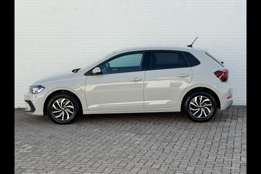 Volkswagen Polo 1.0 TSI Life Edition Carplay Camera Led verlichting Adaptieve cruise AllSeason banden