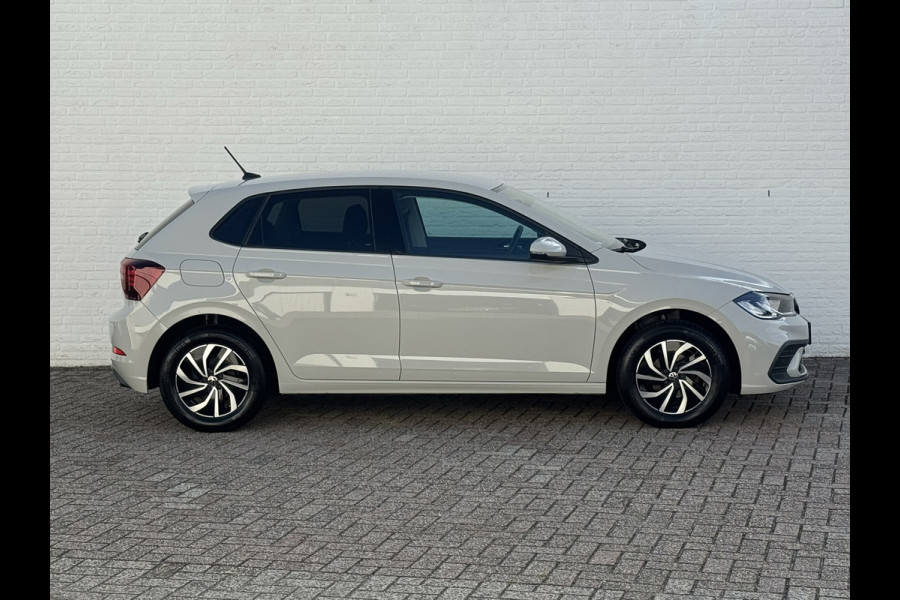 Volkswagen Polo 1.0 TSI Life Edition Carplay Camera Led verlichting Adaptieve cruise AllSeason banden