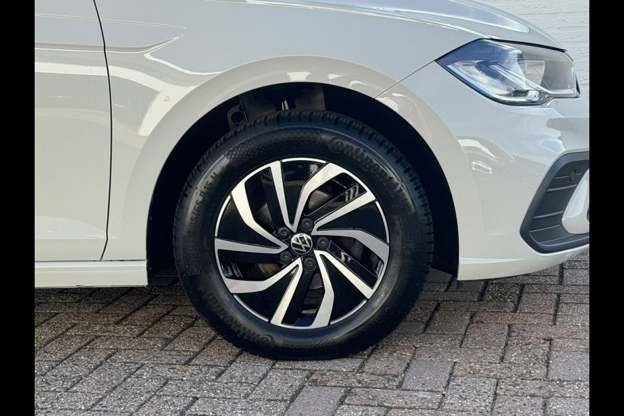 Volkswagen Polo 1.0 TSI Life Edition Carplay Camera Led verlichting Adaptieve cruise AllSeason banden