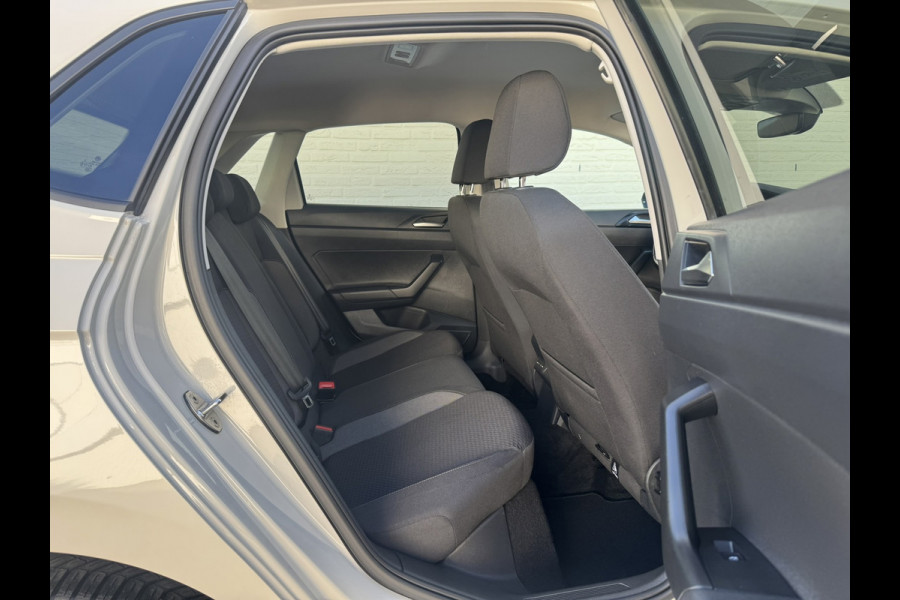 Volkswagen Polo 1.0 TSI Life Edition Carplay Camera Led verlichting Adaptieve cruise AllSeason banden