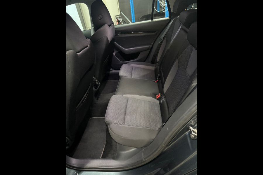 Škoda Octavia Combi 1.0 e-TSI Business Edition Automaat | Clima | Cruise | PDC | Trekhaak