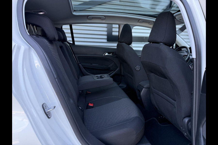 Peugeot 308 1.2 PureTech Blue Lease Executive 2e Eigenaar|Navi|Pano|Carplay|Clima|Cruise|PDC|Trekhaak|D-riem vv in 2026|N.A.P|Nieuwe APK bij Aflevering