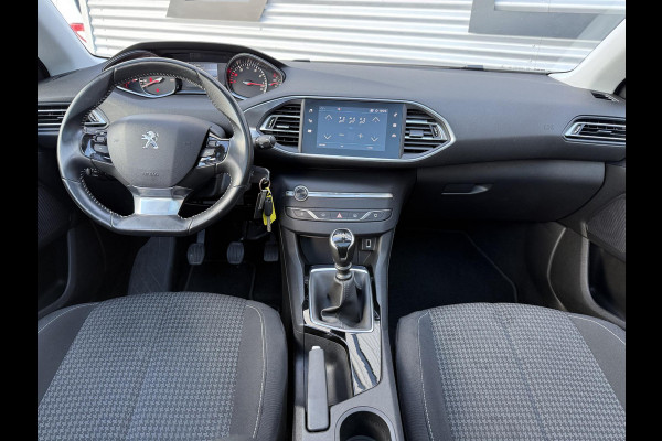 Peugeot 308 1.2 PureTech Blue Lease Executive 2e Eigenaar|Navi|Pano|Carplay|Clima|Cruise|PDC|Trekhaak|D-riem vv in 2026|N.A.P|Nieuwe APK bij Aflevering