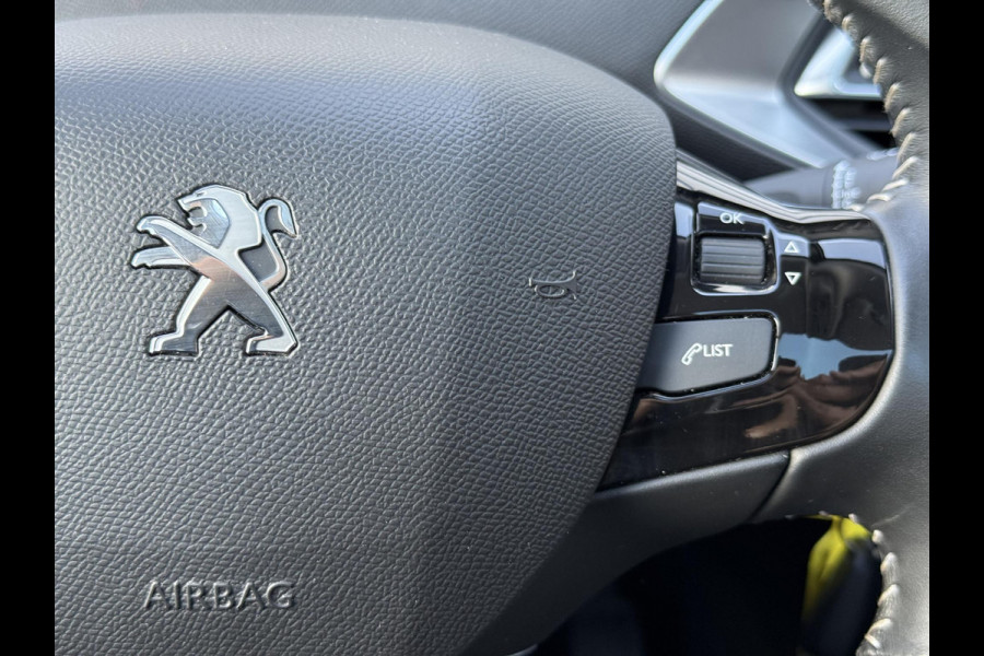 Peugeot 308 1.2 PureTech Blue Lease Executive 2e Eigenaar|Navi|Pano|Carplay|Clima|Cruise|PDC|Trekhaak|D-riem vv in 2026|N.A.P|Nieuwe APK bij Aflevering