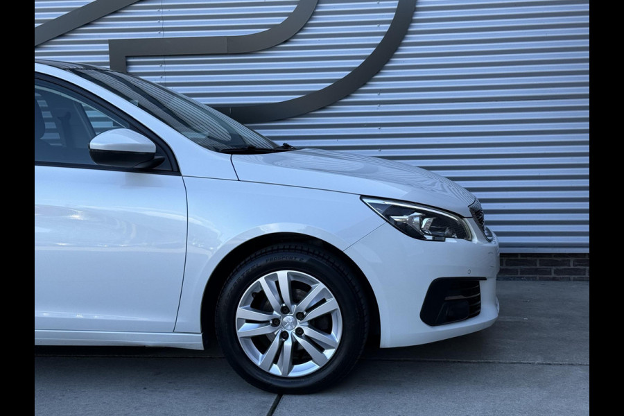 Peugeot 308 1.2 PureTech Blue Lease Executive 2e Eigenaar|Navi|Pano|Carplay|Clima|Cruise|PDC|Trekhaak|D-riem vv in 2026|N.A.P|Nieuwe APK bij Aflevering