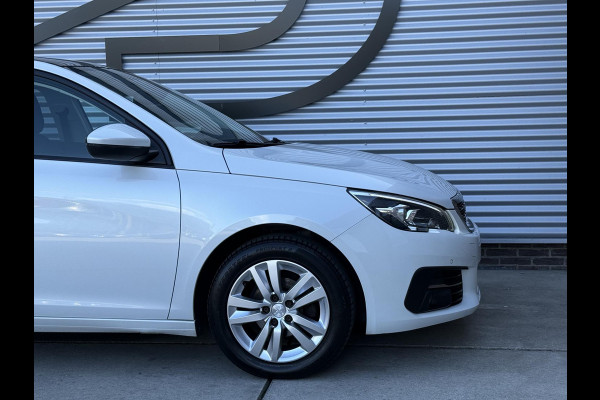Peugeot 308 1.2 PureTech Blue Lease Executive 2e Eigenaar|Navi|Pano|Carplay|Clima|Cruise|PDC|Trekhaak|D-riem vv in 2026|N.A.P|Nieuwe APK bij Aflevering