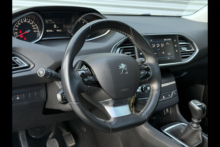 Peugeot 308 1.2 PureTech Blue Lease Executive 2e Eigenaar|Navi|Pano|Carplay|Clima|Cruise|PDC|Trekhaak|D-riem vv in 2026|N.A.P|Nieuwe APK bij Aflevering