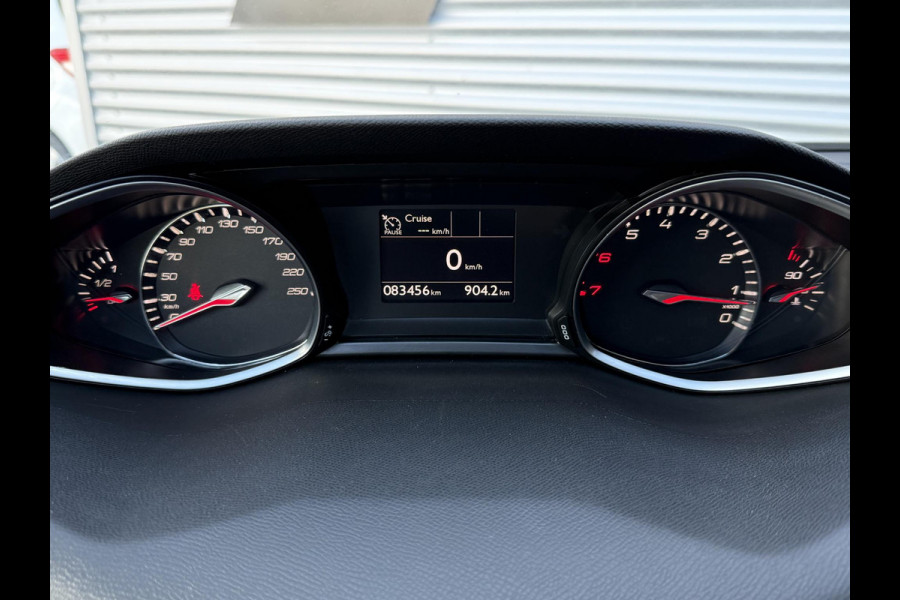 Peugeot 308 1.2 PureTech Blue Lease Executive 2e Eigenaar|Navi|Pano|Carplay|Clima|Cruise|PDC|Trekhaak|D-riem vv in 2026|N.A.P|Nieuwe APK bij Aflevering