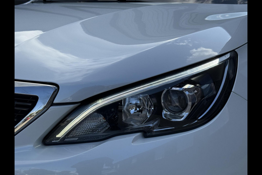 Peugeot 308 1.2 PureTech Blue Lease Executive 2e Eigenaar|Navi|Pano|Carplay|Clima|Cruise|PDC|Trekhaak|D-riem vv in 2026|N.A.P|Nieuwe APK bij Aflevering