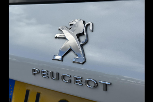 Peugeot 308 1.2 PureTech Blue Lease Executive 2e Eigenaar|Navi|Pano|Carplay|Clima|Cruise|PDC|Trekhaak|D-riem vv in 2026|N.A.P|Nieuwe APK bij Aflevering