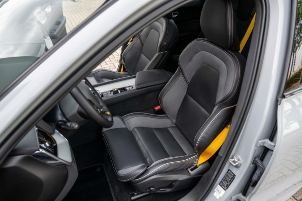 Volvo XC60 2.0 T8 AWD Polestar Engineered HEICO B&W Pano