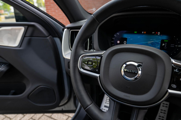 Volvo XC60 2.0 T8 AWD Polestar Engineered HEICO B&W Pano