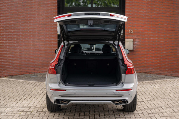 Volvo XC60 2.0 T8 AWD Polestar Engineered HEICO B&W Pano