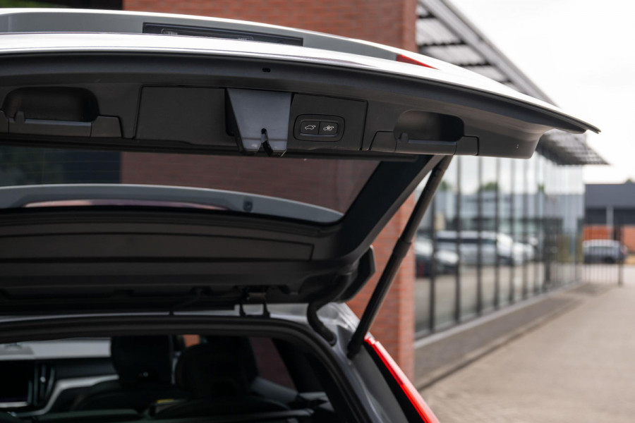 Volvo XC60 2.0 T8 AWD Polestar Engineered HEICO B&W Pano