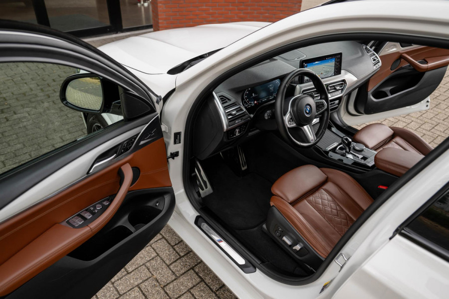 BMW X3 xDrive30e M-Sport Pano HuD Trekhaak Camera 94% SOH