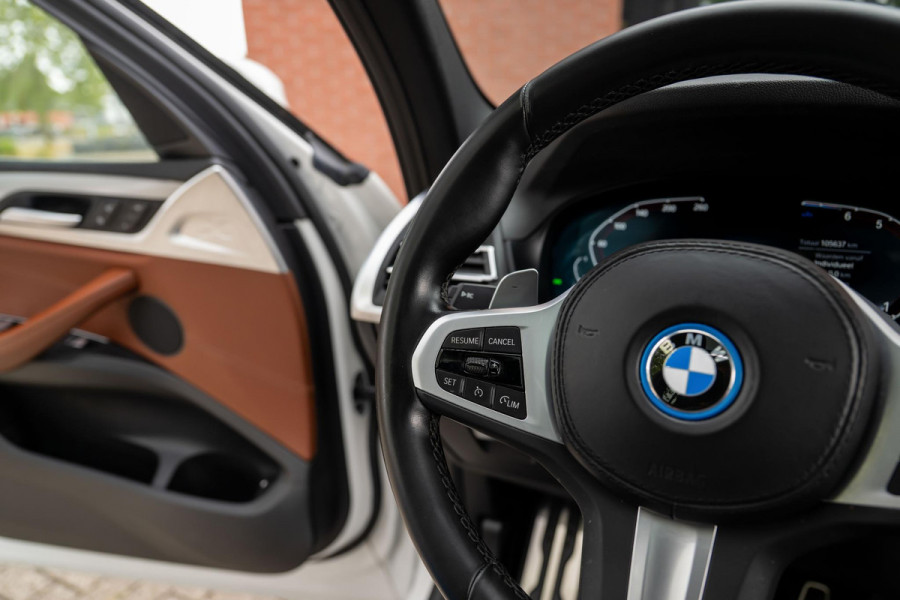 BMW X3 xDrive30e M-Sport Pano HuD Trekhaak Camera 94% SOH