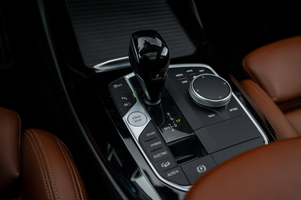 BMW X3 xDrive30e M-Sport Pano HuD Trekhaak Camera 94% SOH